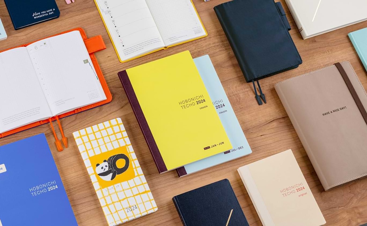 Cover and Basic Features - Hobonichi Techo Weeks - Book Buying Guide - Hobonichi  Techo 2019